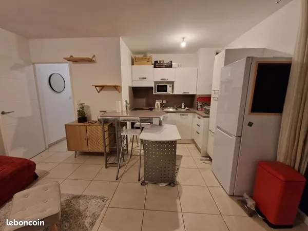 LOCATION 2 PIÈCES MEUBLÉ - 43 m² + BALCON 8 m² - CALME, LUMINEUX, CLIMATISÉ - CAGNES SUR MER