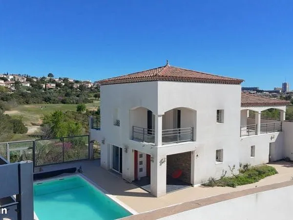 Villa 8 pièces 165 m²