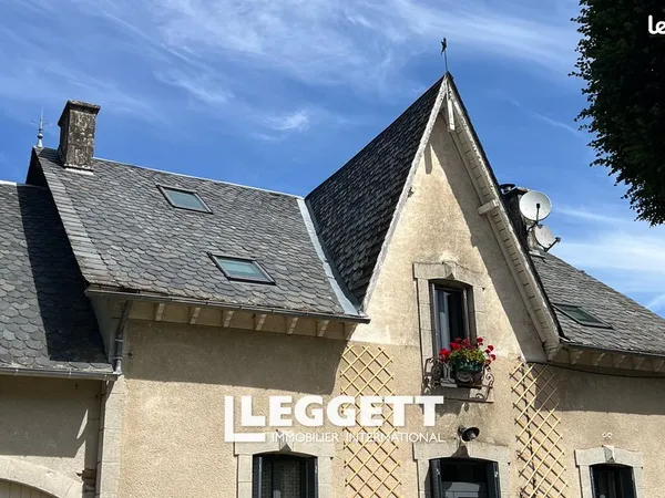 Maison 10 pièces 140 m²