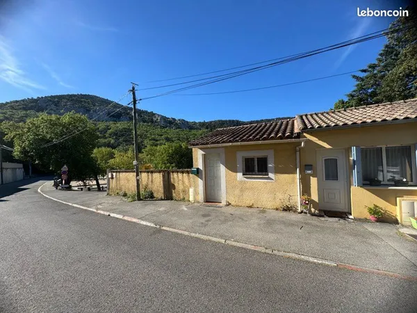 Petite maison de 37 m2 - Bien rare à Mimet