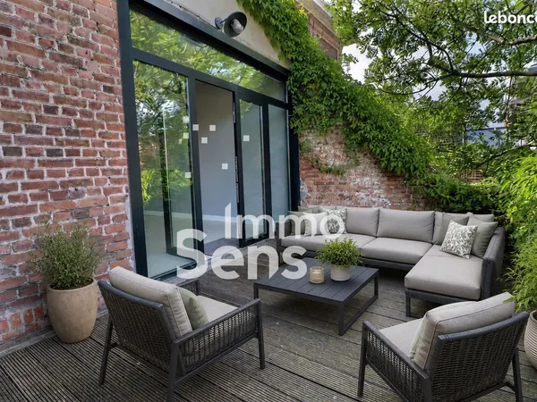 Maison 7 pièces 256 m²