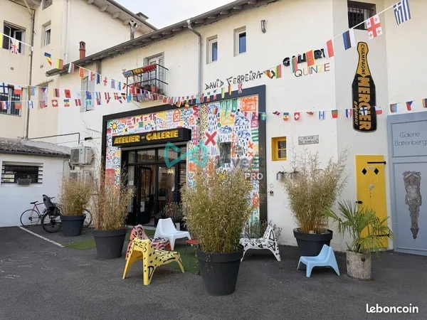 Local commercial 155 m²