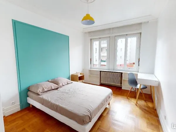 Chambre 5 pièces 92 m²