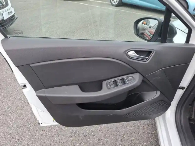 Renault Clio tce 90 — photo 18