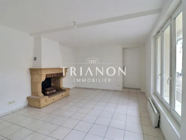 Bel appartement 3 pièces en plein cœur de ville avec parking et cave