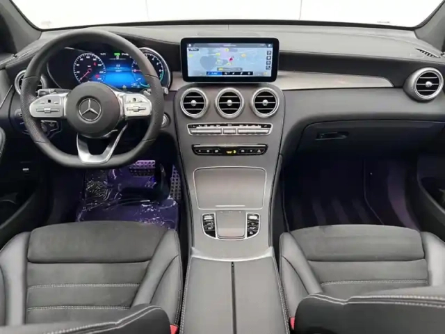 Mercedes Glc 300de 4matic amg line — photo 11
