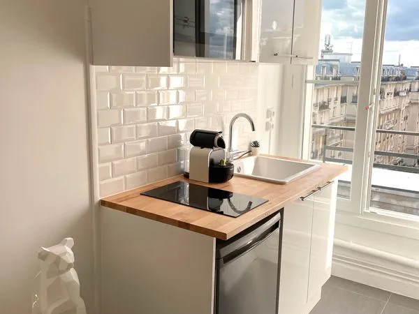 A Vendre: STUDIO Paris 17eme avec vue
