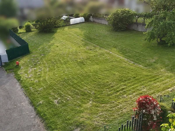 Terrain 1236 m²