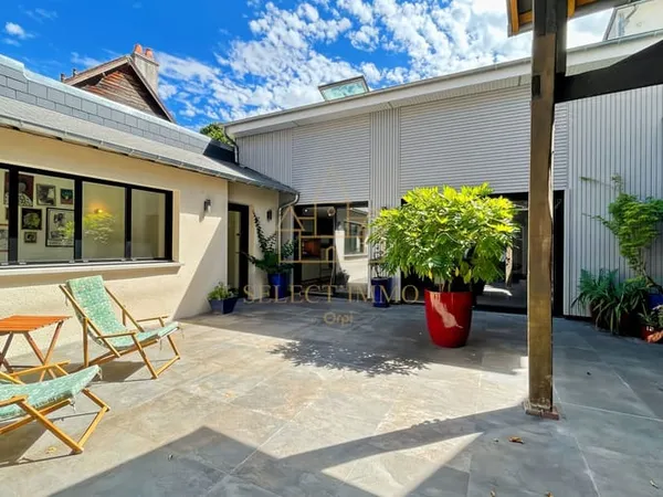 Maison 10 pièces 276 m²
