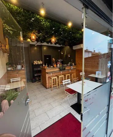 Restaurant équipé à vendre ou sous-louer - Cuisine pro - Terrasse