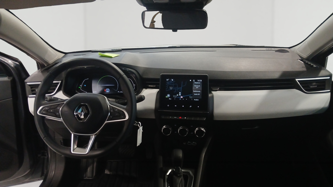 Renault Clio E-Tech full hybrid 145 — photo 9