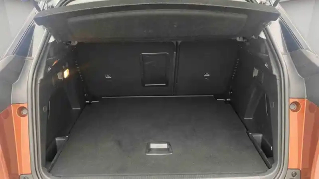 Peugeot 3008 1.2 puretech 130ch s&amp;s bvm6 — photo 9