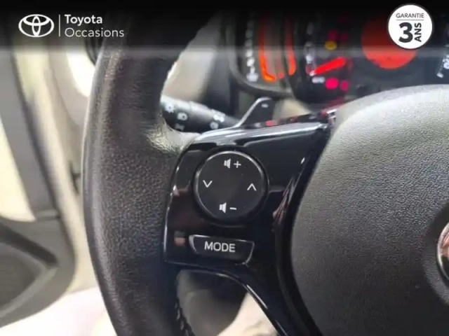Toyota Aygo 1.0 vvt-i 72ch x-play x-shift 5p — photo 13