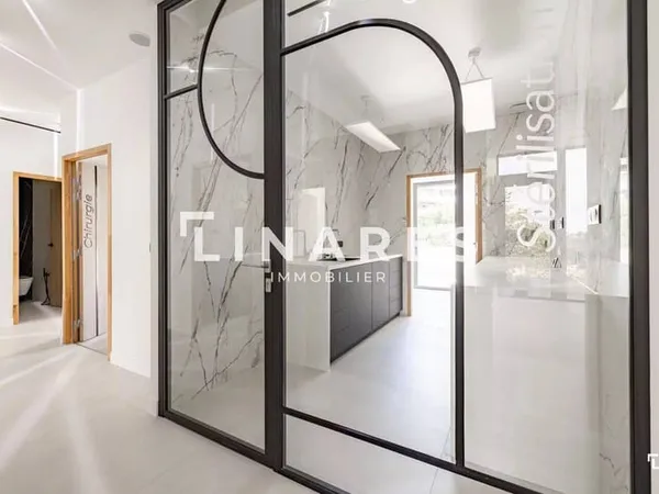 Boutique 208 m²
