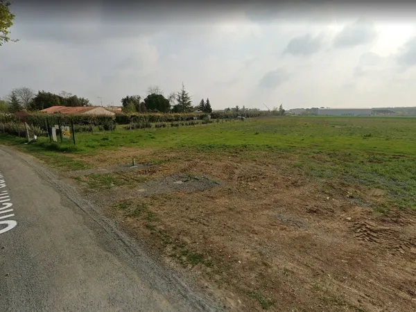 Terrain à bâtir de 359 m² à MAUZE-SUR-LE-MIGNON (79)