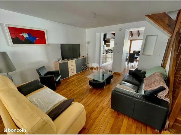 Loue appartement F4 120 m2 centre-ville de Langres