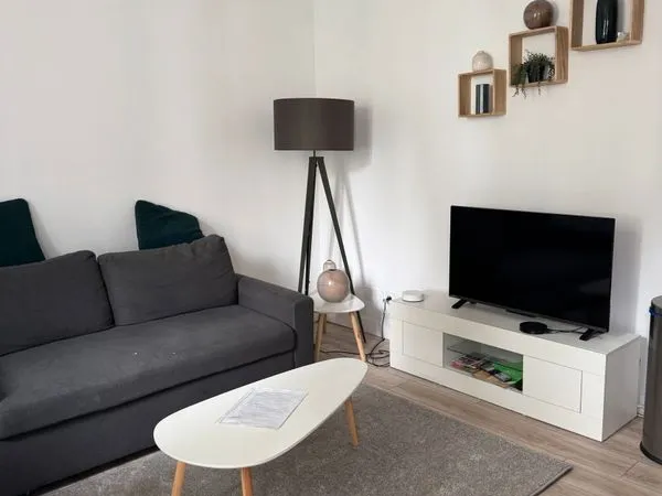 Maisonnette de ville T2 meublée 36 m² avec cour privative (30 m²) & Buanderie - Formule Tout Inclus 