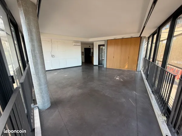 Location bureau 45m2, parking, emplaement idéal