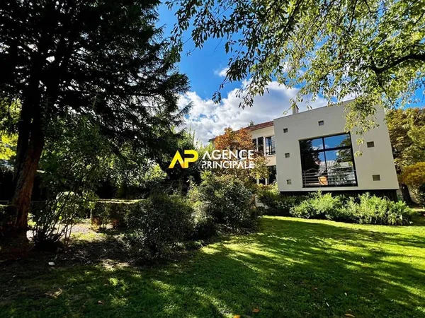 Maison 7 pièces 185 m²