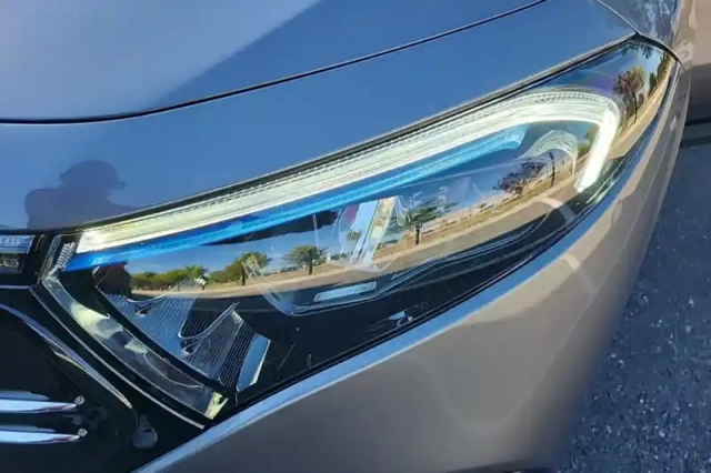 Mercedes Eqa 250+ — photo 36