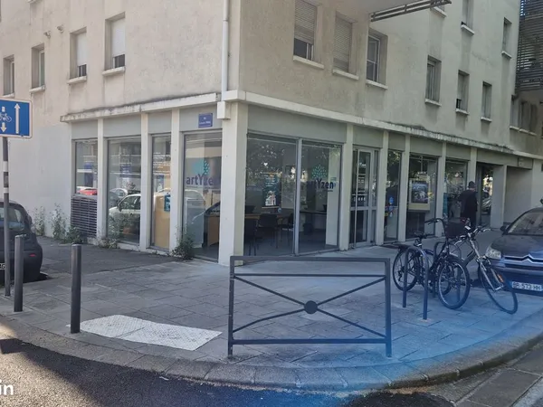 Local commercial 68 m² Grenoble