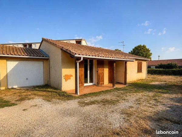 🏡 À VENDRE - Maison individuelle de plain-pied - 3 chambres - Garage - Terrain 723 m² - SAVERDUN