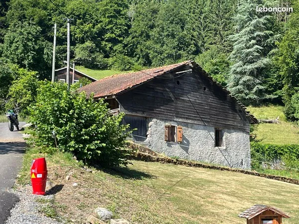 Ancienne ferme indépendante a rénové