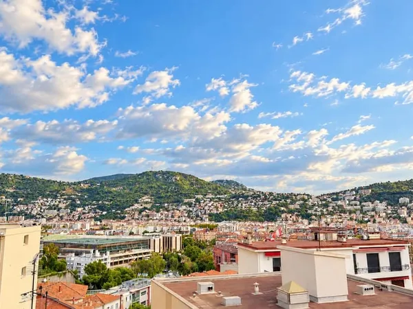 NICE CIMIEZ: 2P DUPLEX + CHAMBRE DE SERVICE