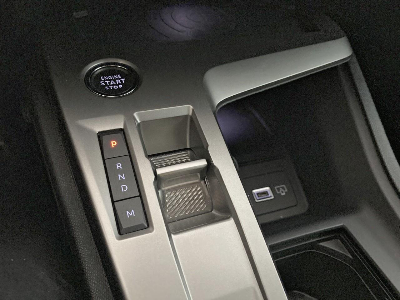 Peugeot 308 hybrid 145 e-dcs6 allure — photo 15