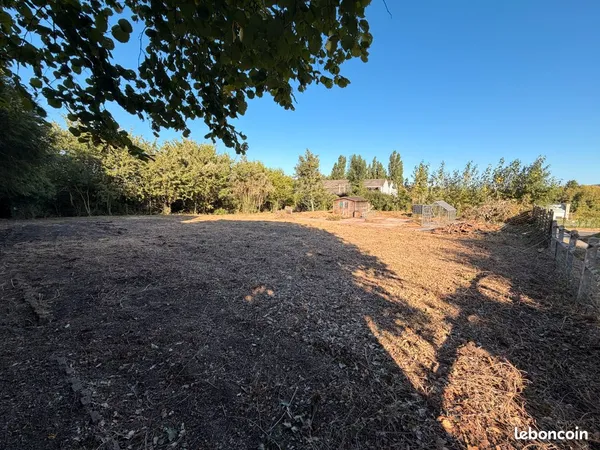 Terrain à bâtir 1 500 m² - CU obtenu - Viabilisé