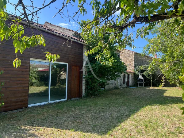 Ensemble immobilier de 2 maisons - VIX