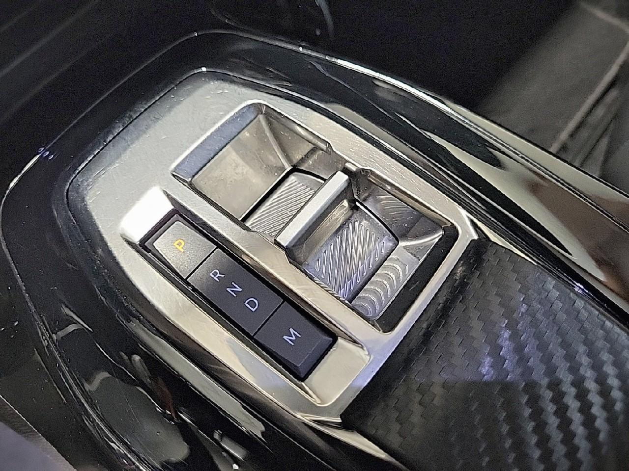Peugeot 2008 puretech 130 s&s eat8 allure — photo 17