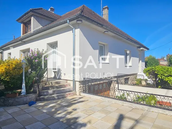 Maison traditionnelle sur sous-sol