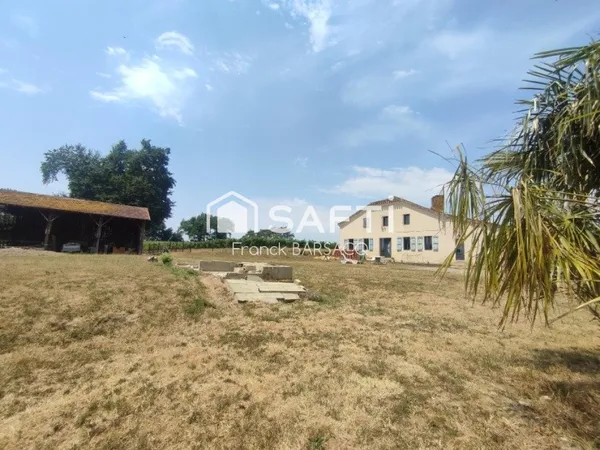 MAISON DE CAMPAGNE AU CALME AVEC VASTE TERRAIN