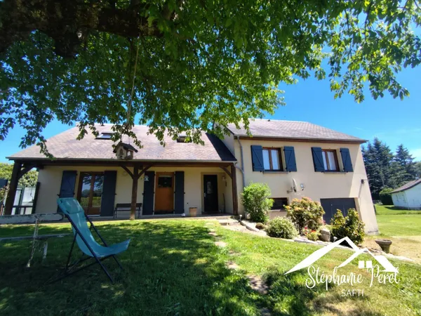 Maison familiale avec piscine, dépendance de 220 m² et grand terrain à Mestes - 170 m² - 5 chambres
