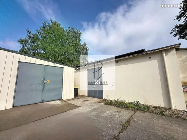 Local commercial + Terrain - Saint Saens