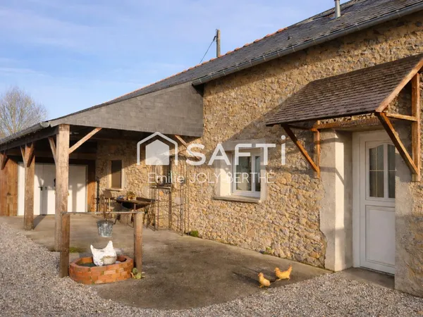 LONGERE DE PLEIN PIED A REMETTRE AU GOUT 72 M² - SECTEUR VAL DU MAINE / 53340