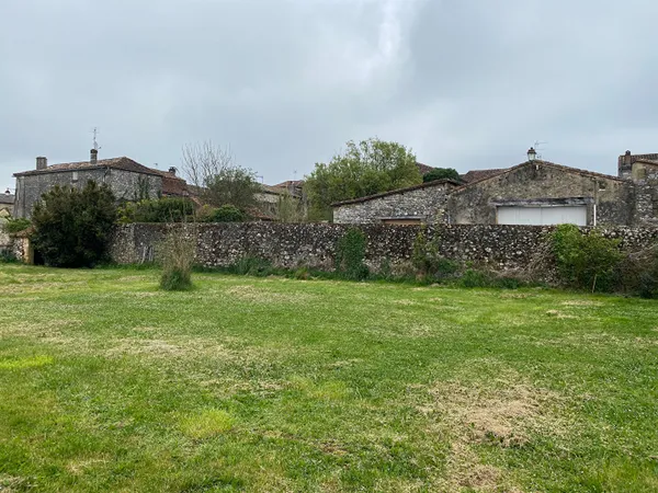 Terrain 598 m²