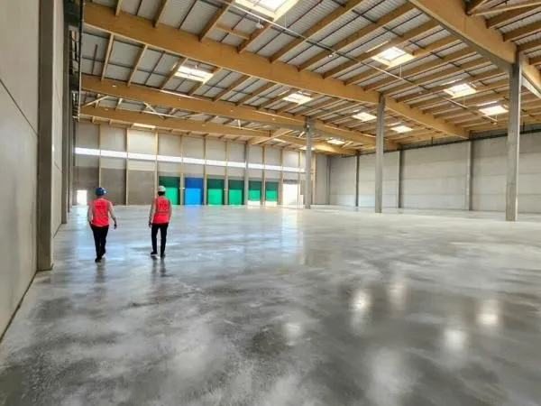 Local logistique 19 000 m²