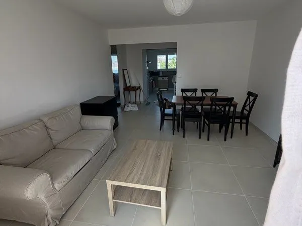 Appartement avec balcon - idéal colocation / jeune couple