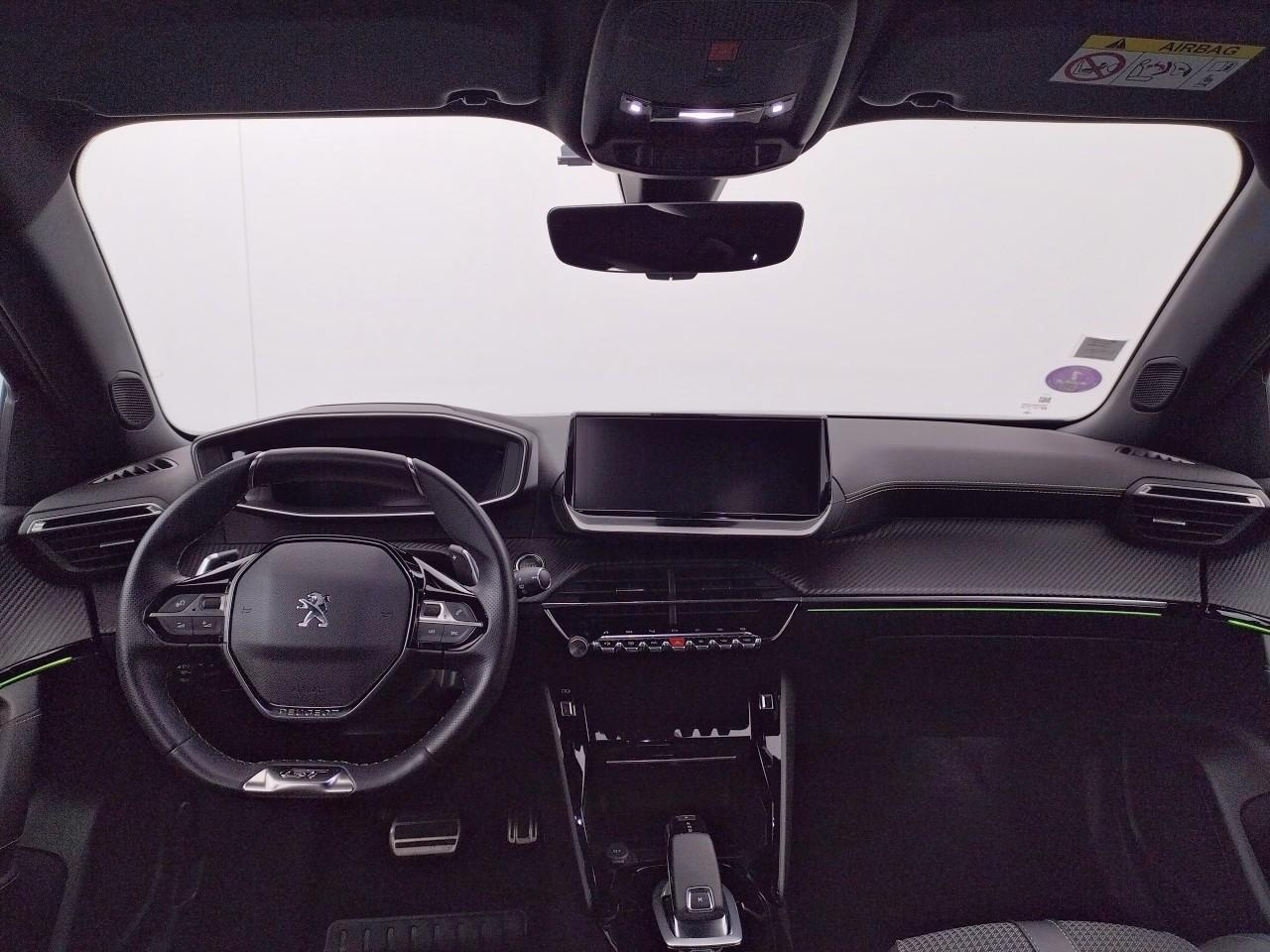 Peugeot 2008 puretech 130 s&s eat8 gt — photo 12