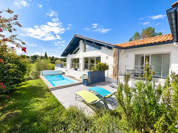 Maison 8 pièces 295 m²