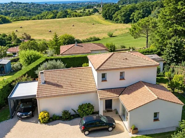 MAISON RÉNOVÉE DE 144 M² - 4 CHAMBRES - PISCINE - VUE PYRÉNÉES