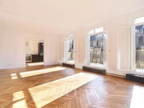 Appartement 6 pièces 176 m²