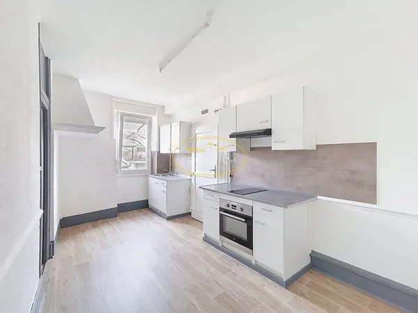 APPARTEMENT F1 REZ-DE-CHAUSSÉE
