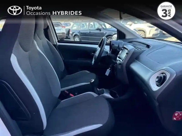 Toyota Aygo 1.0 vvt-i 72ch x-play 5p my20 — photo 6