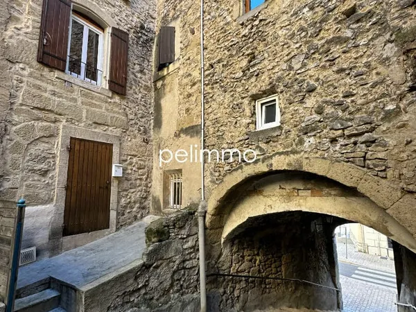 EYGUIERES - STUDIO - 18,10 m2