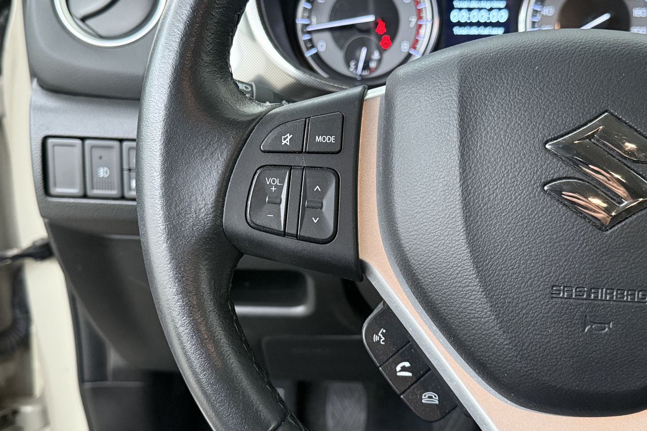 Suzuki Vitara — photo 13