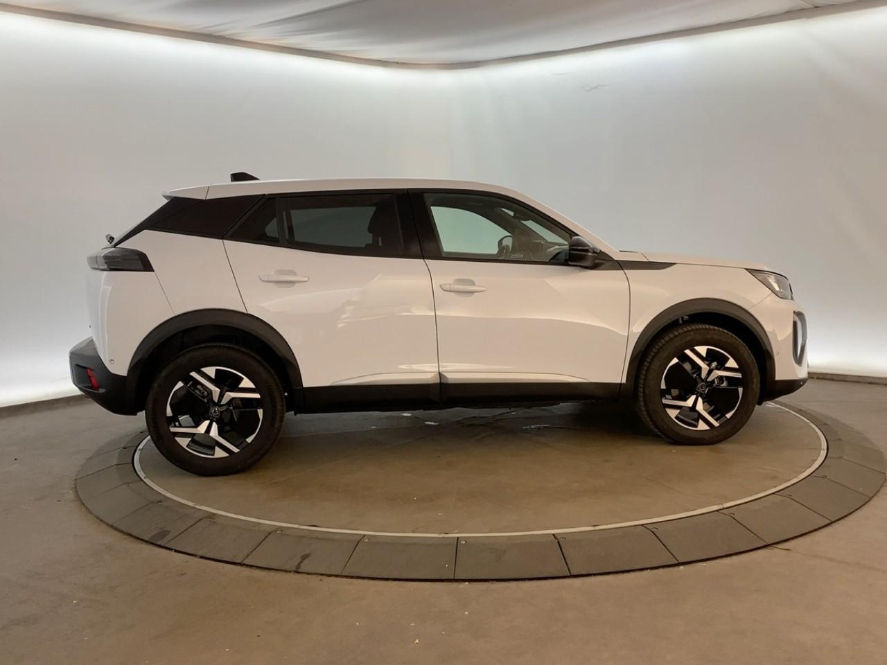 Peugeot 2008 hybrid 145 ch e-dcs6 allure — photo 4
