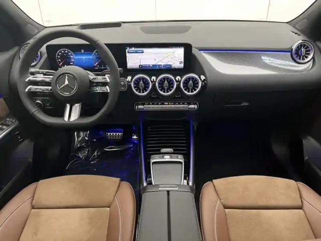 Mercedes Gla 200 d amg line — photo 11